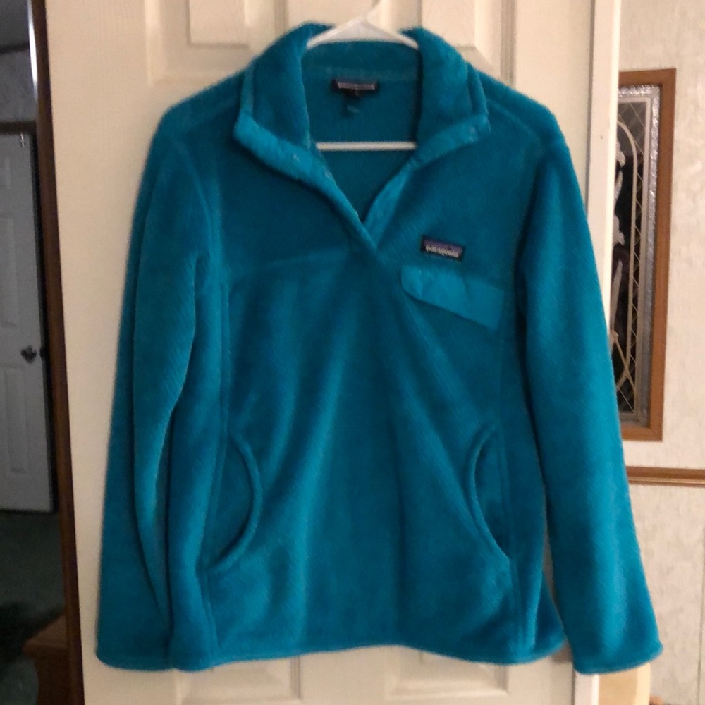 Patagonia teal color pull over